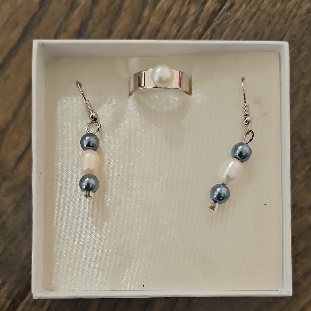 Fresh Water Pearl Necklace And Earrings Set